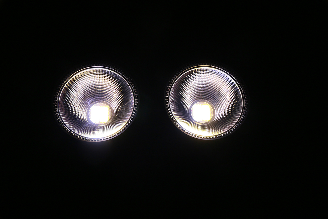 雙眼帶燈圈觀眾燈