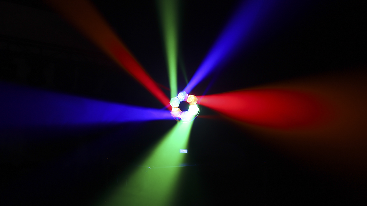  6顆40W RGBW蜂眼搖頭燈