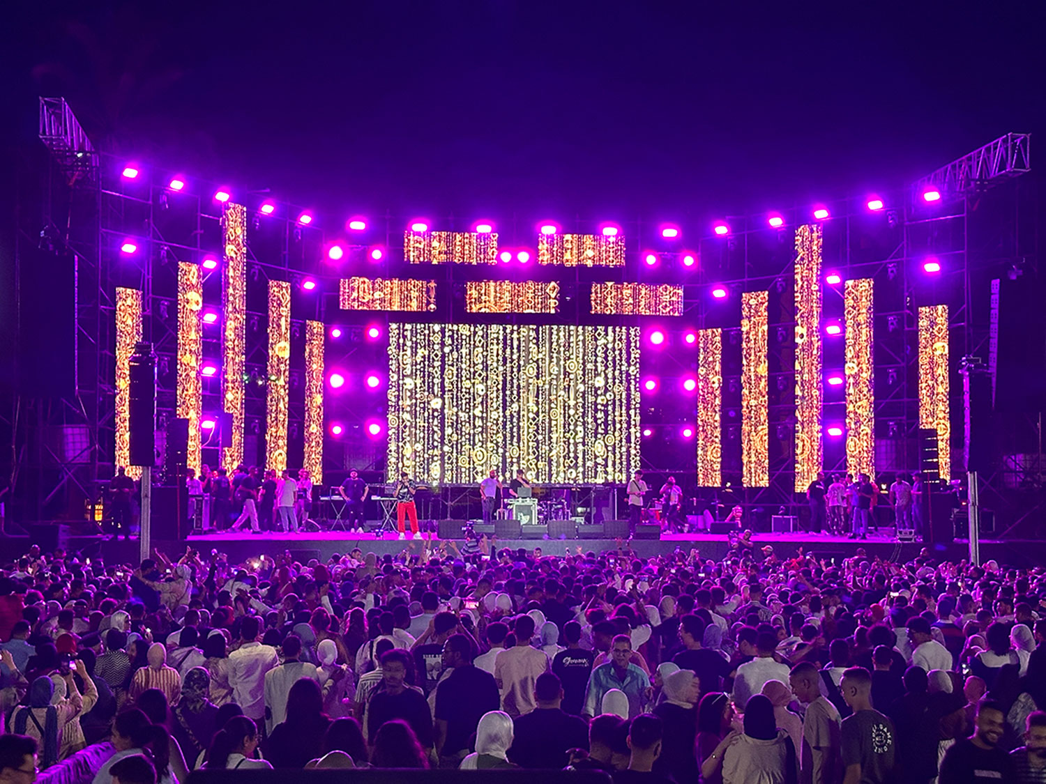 Tamer Ashour 演唱會(huì)｜藝術(shù)與燈光的交融，斯芭克燈光綻放異彩