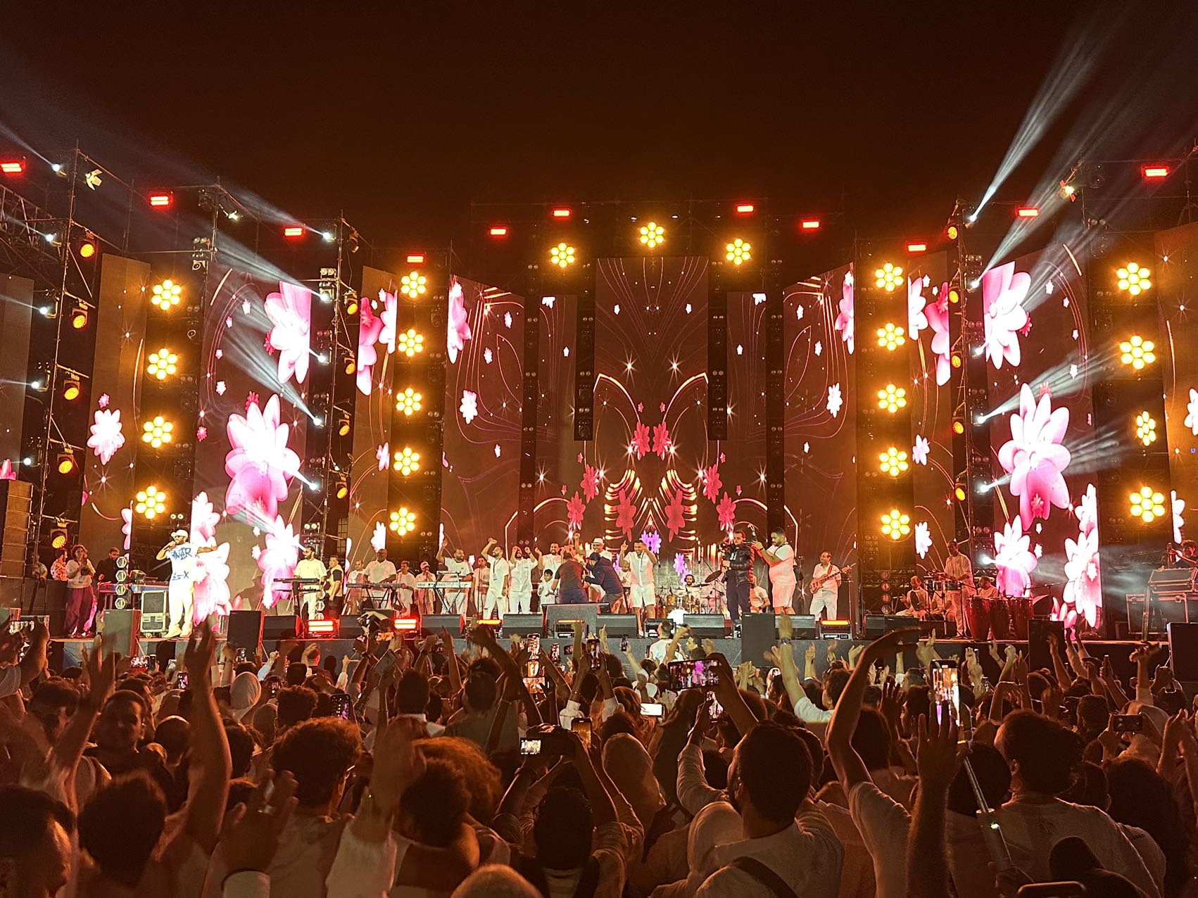 斯芭克燈光助力Tamer Hosny 燃爆White Party 演唱會(huì)